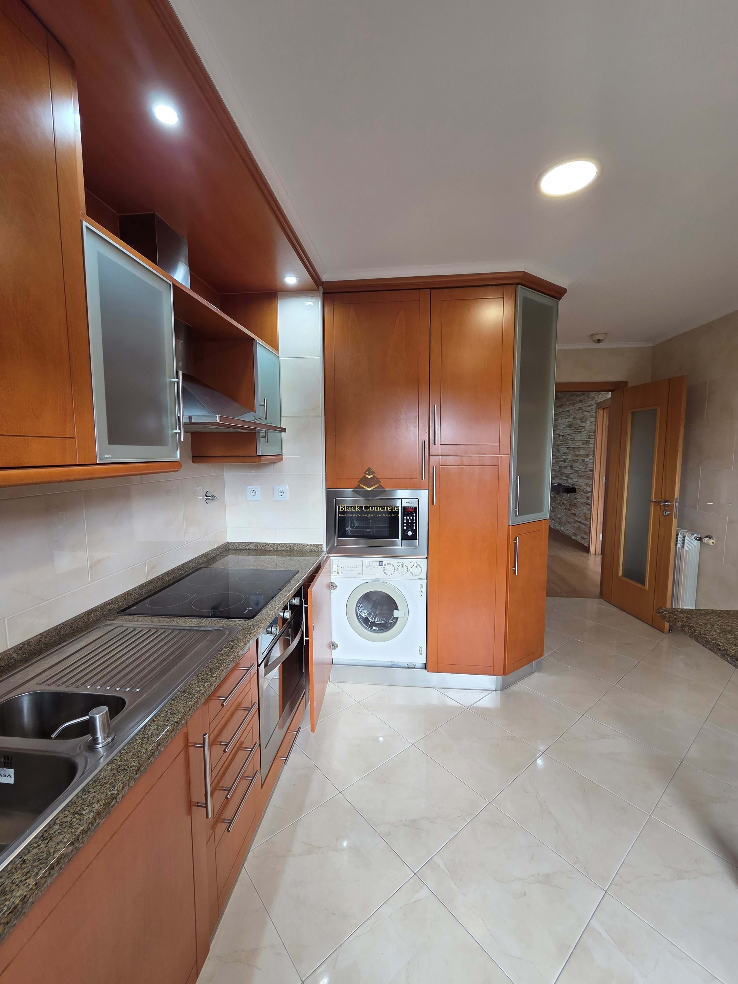 3 Bed, 2 Bath, ApartmentFor Sale, Odivelas, Lisboa, 2675-669