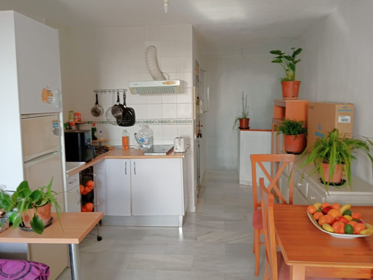 1 Bed, 1 Bath, ApartmentFor Sale, Estepona, Malaga