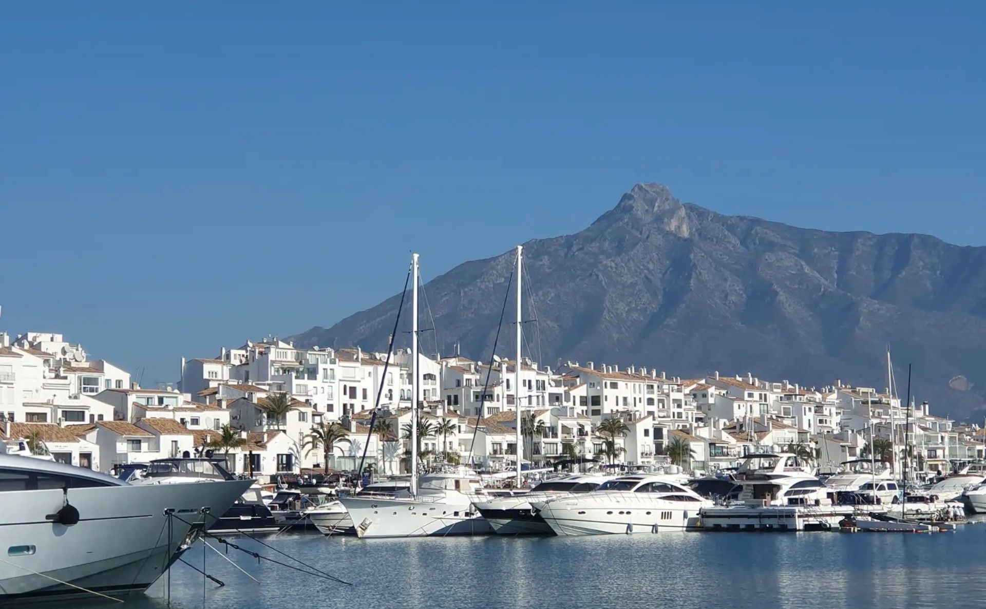 1 Bed, 1 Bath, ApartmentFor Sale, Marbella, Malaga, 29600