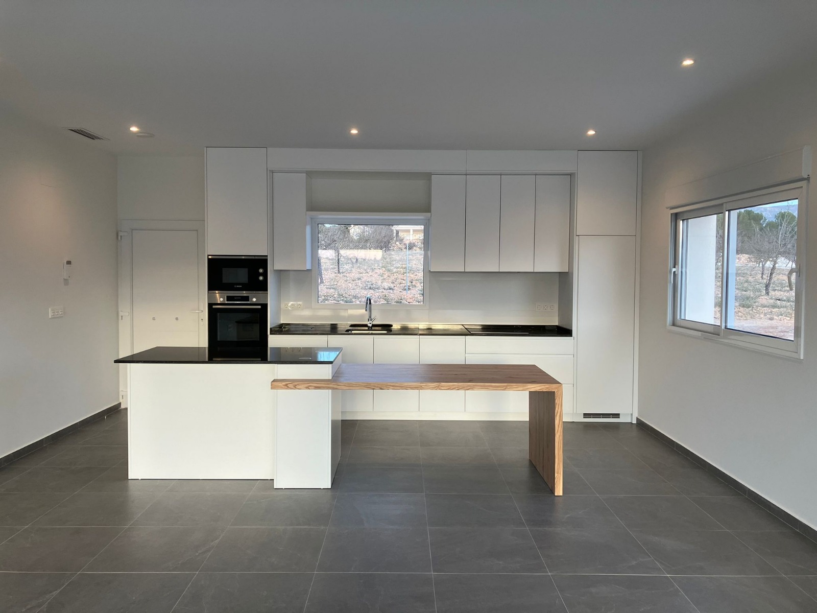 3 Bed, 2 Bath, HouseFor Sale, Pinoso, Alicante