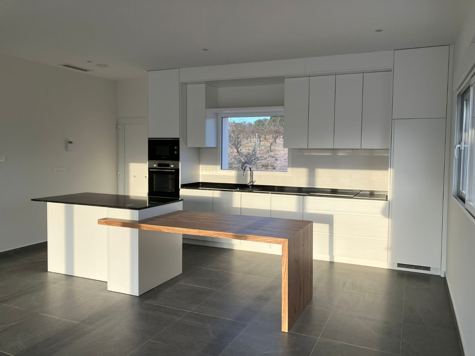 3 Bed, 2 Bath, HouseFor Sale, Pinoso, Alicante