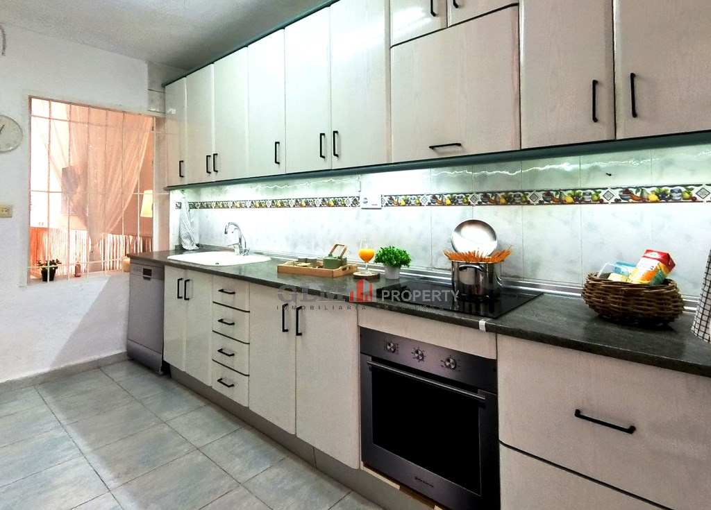 4 Bed, 1 Bath, ApartmentFor Sale, Los Alcazares, Murcia