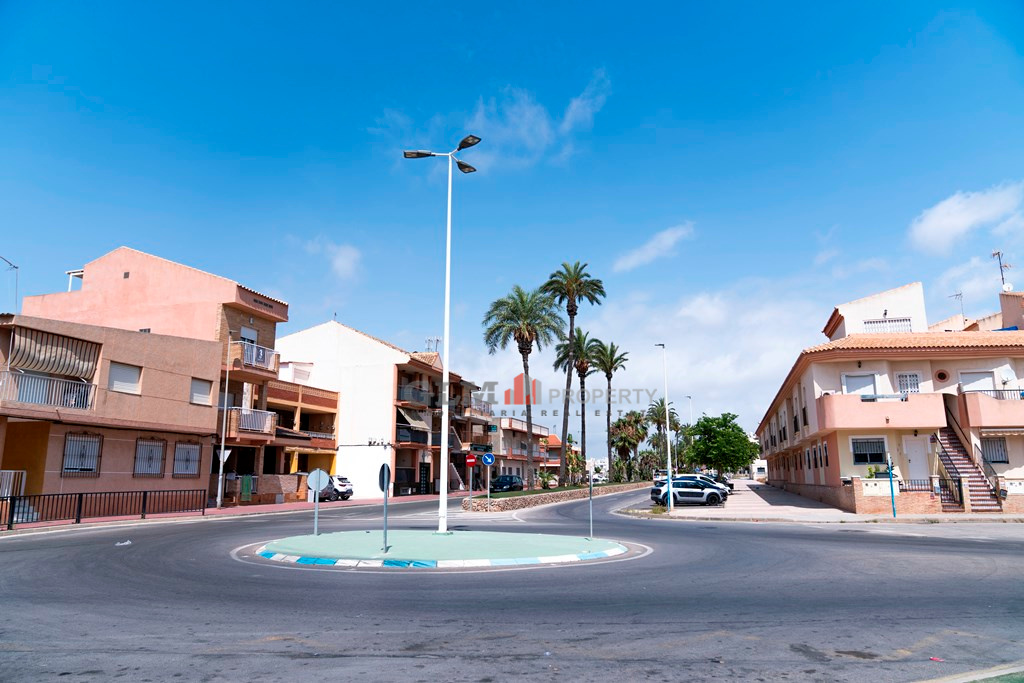 4 Bed, 1 Bath, ApartmentFor Sale, Los Alcazares, Murcia
