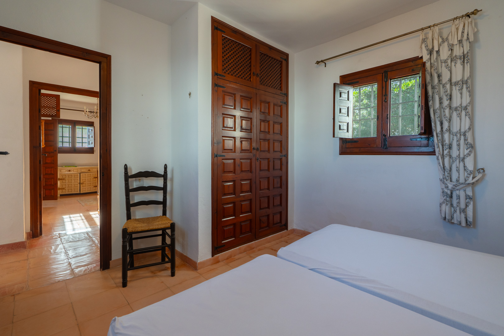 4 Bed, 2 Bath, HouseFor Sale