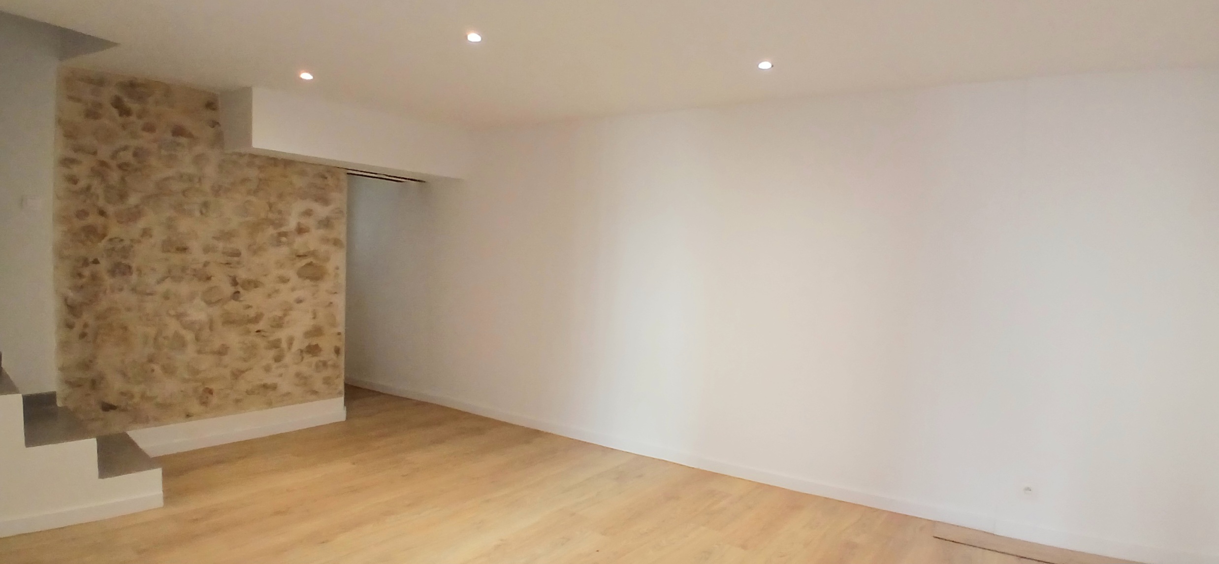 2 Bed, 1 Bath, HouseFor Sale, Magalas, Herault, Languedoc-Roussillon, 34480