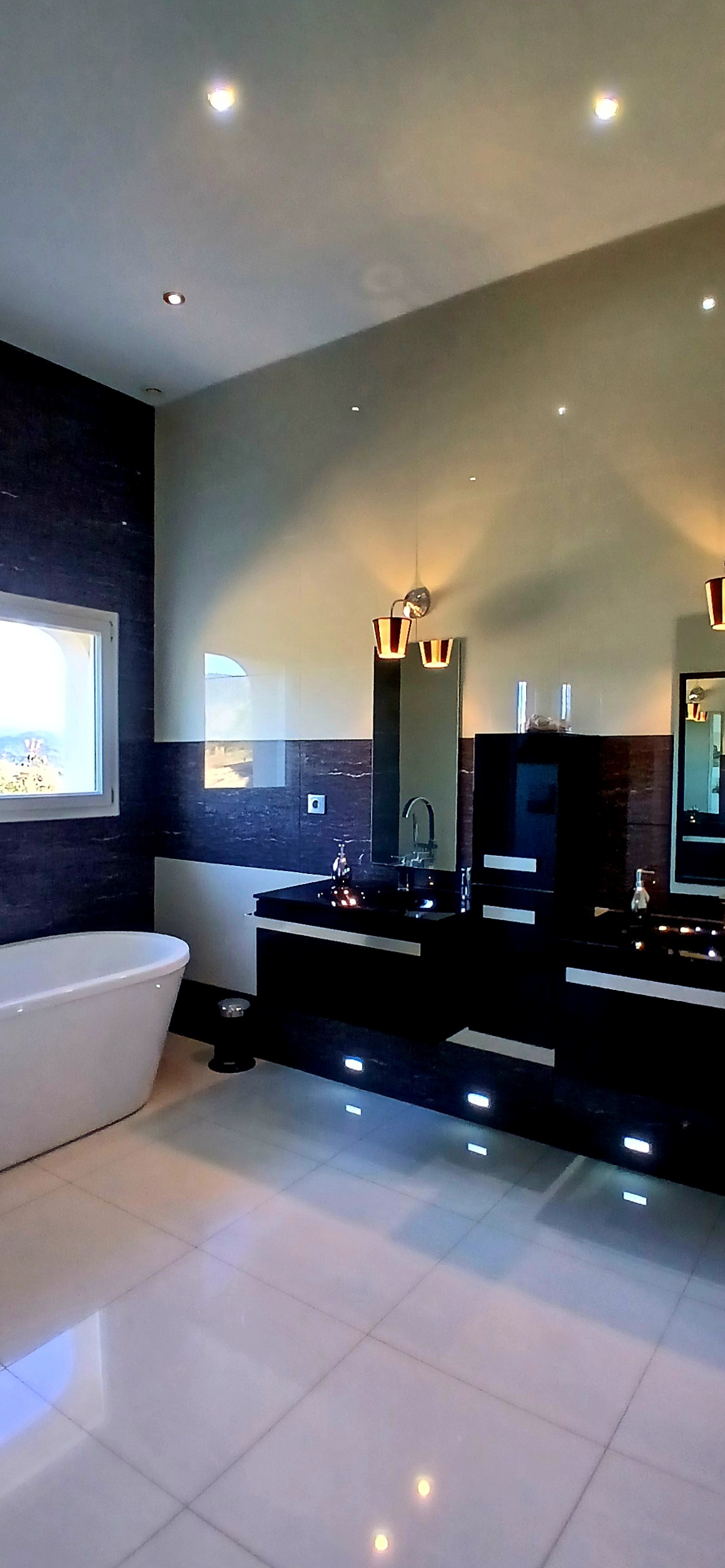 4 Bed, 3 Bath, HouseFor Sale, Lamalou Les Bains, Herault, Languedoc-Roussillon, 34240