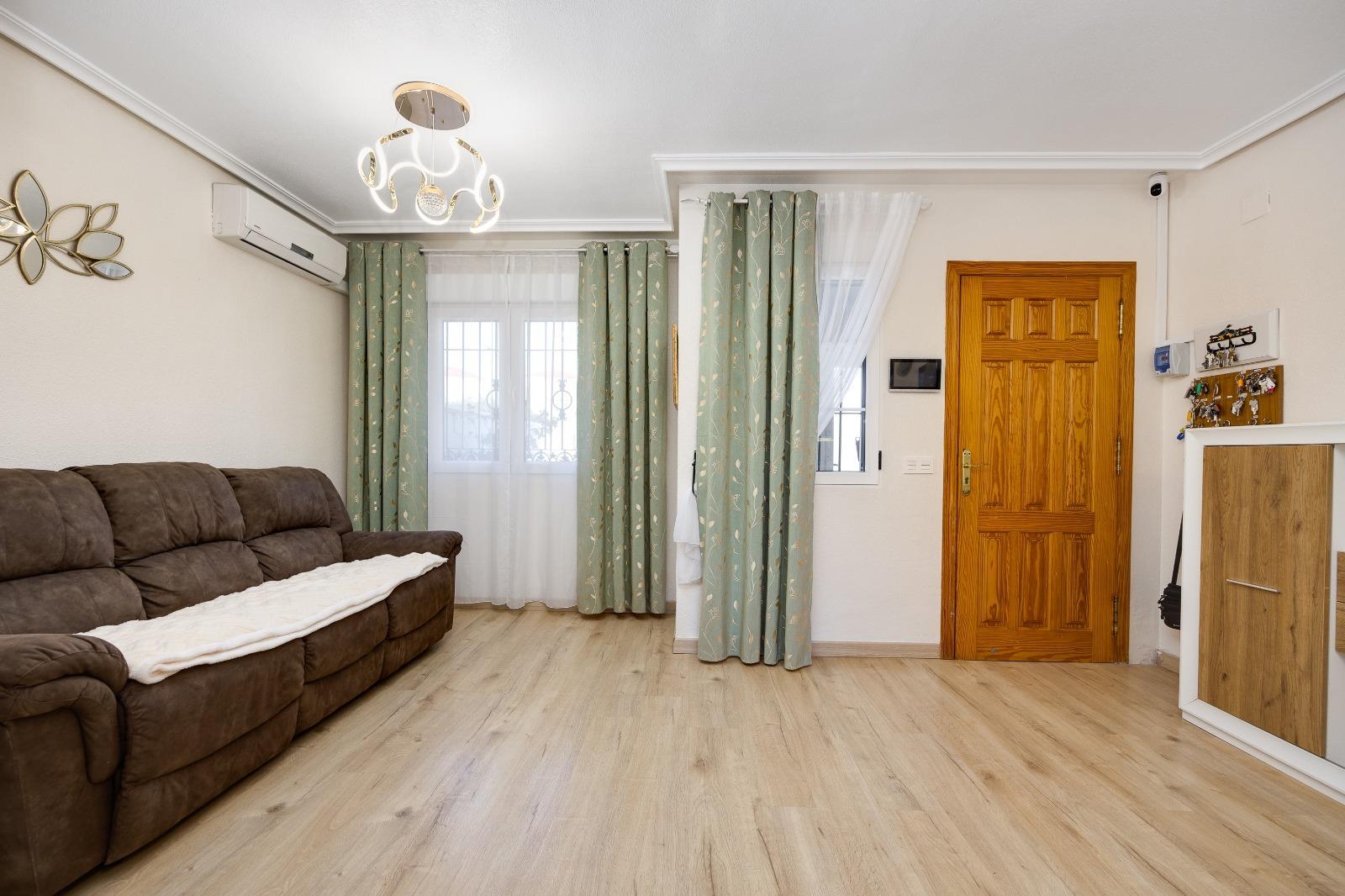 3 Bed, 2 Bath, HouseFor Sale, Torrevieja, Alicante