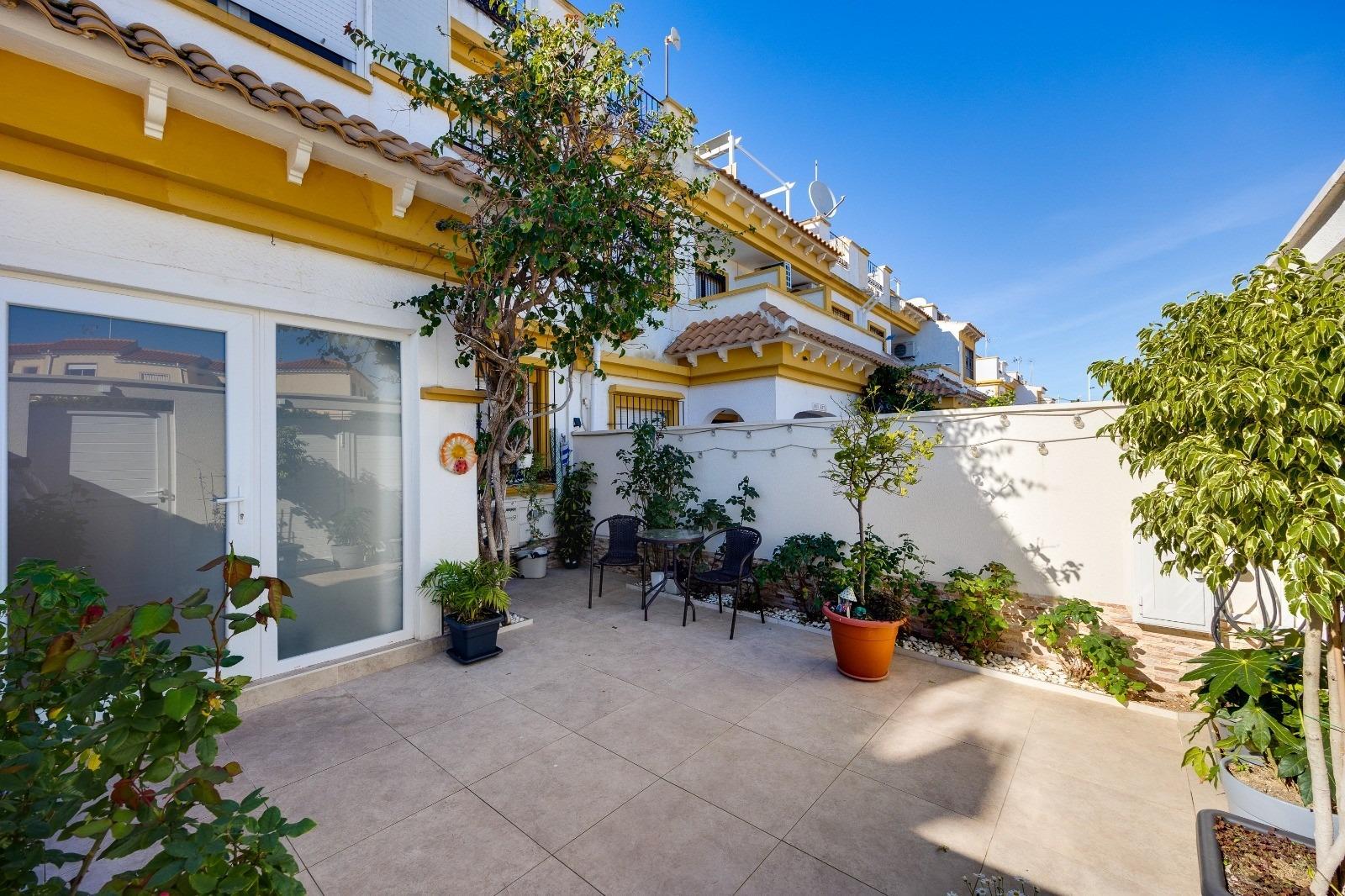 3 Bed, 2 Bath, HouseFor Sale, Torrevieja, Alicante