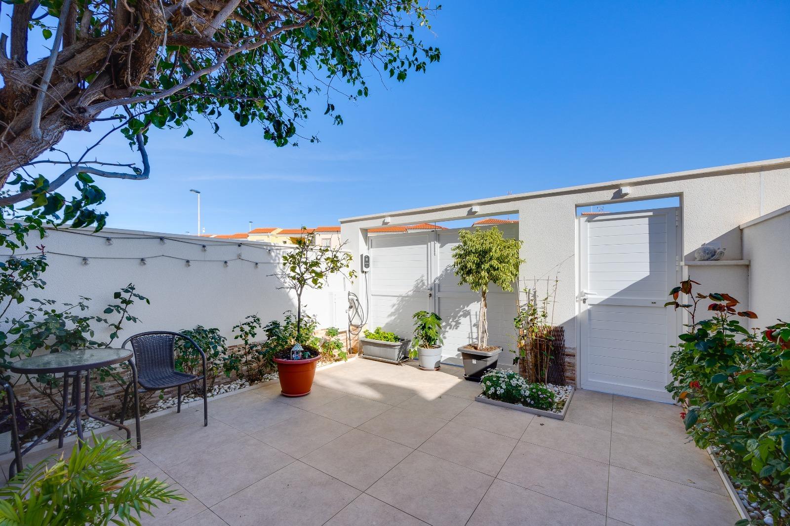 3 Bed, 2 Bath, HouseFor Sale, Torrevieja, Alicante