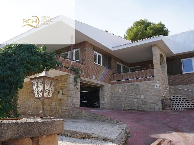 6 Bed, 3 Bath, HouseFor Sale, La Nucia, Alicante