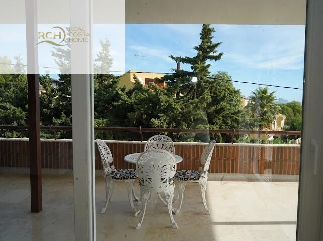 6 Bed, 3 Bath, HouseFor Sale, La Nucia, Alicante