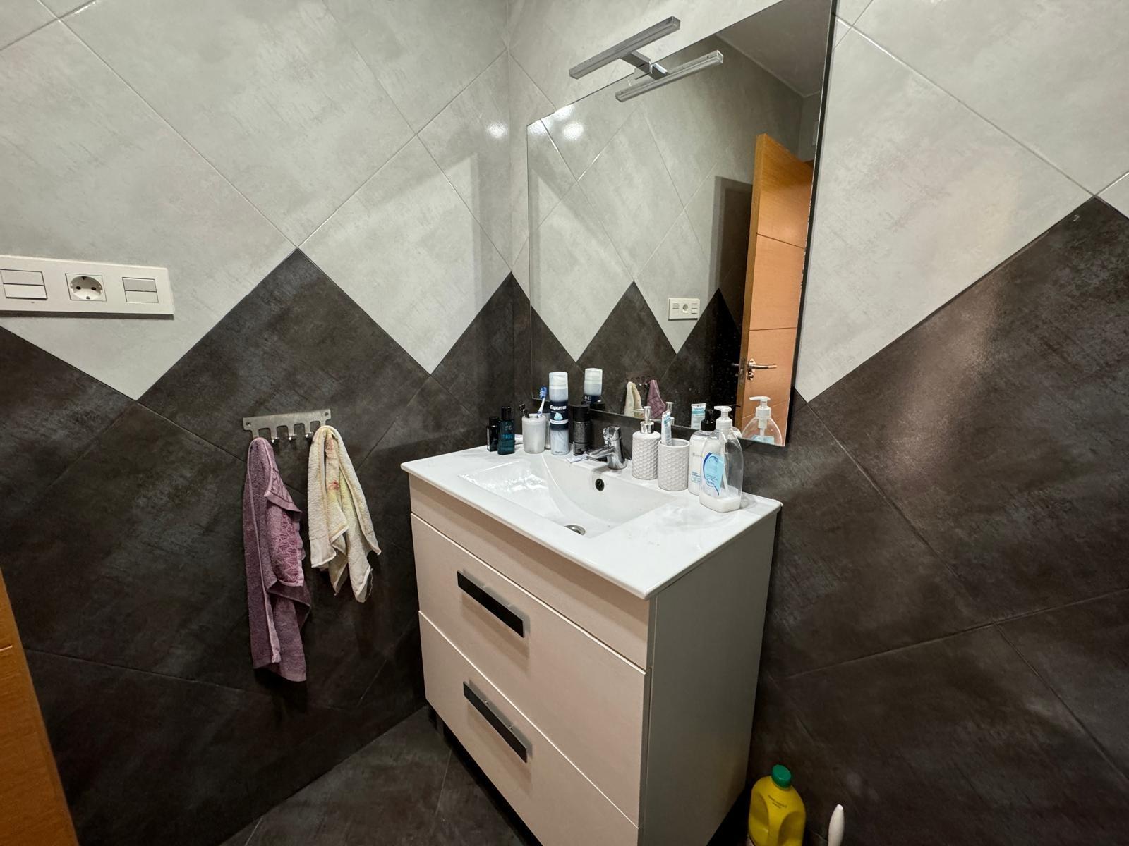 3 Bed, 1 Bath, ApartmentFor Sale, Torrevieja, Alicante