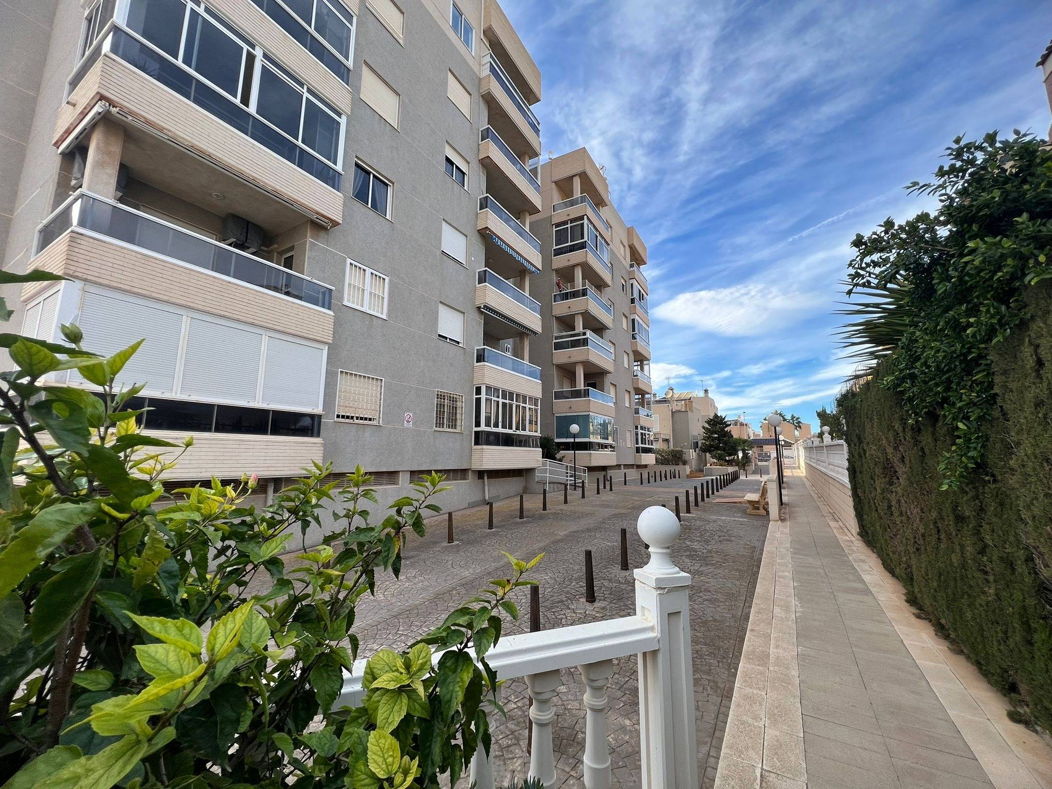 2 Bed, 1 Bath, ApartmentFor Sale, Torrevieja, Alicante