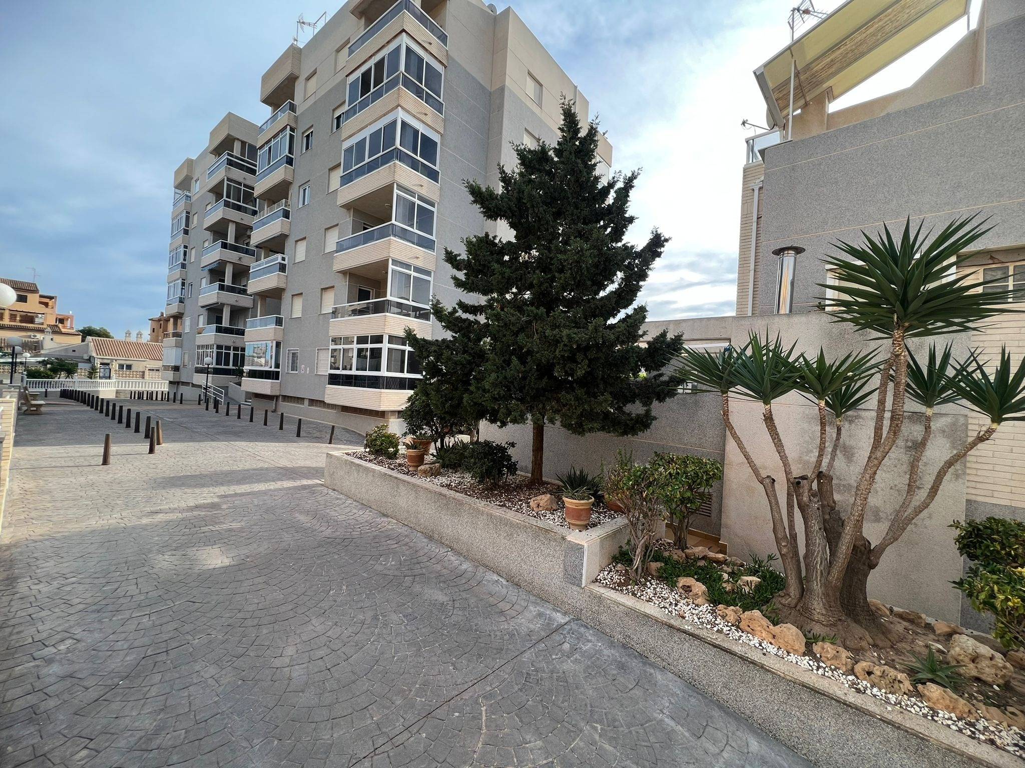 2 Bed, 1 Bath, ApartmentFor Sale, Torrevieja, Alicante