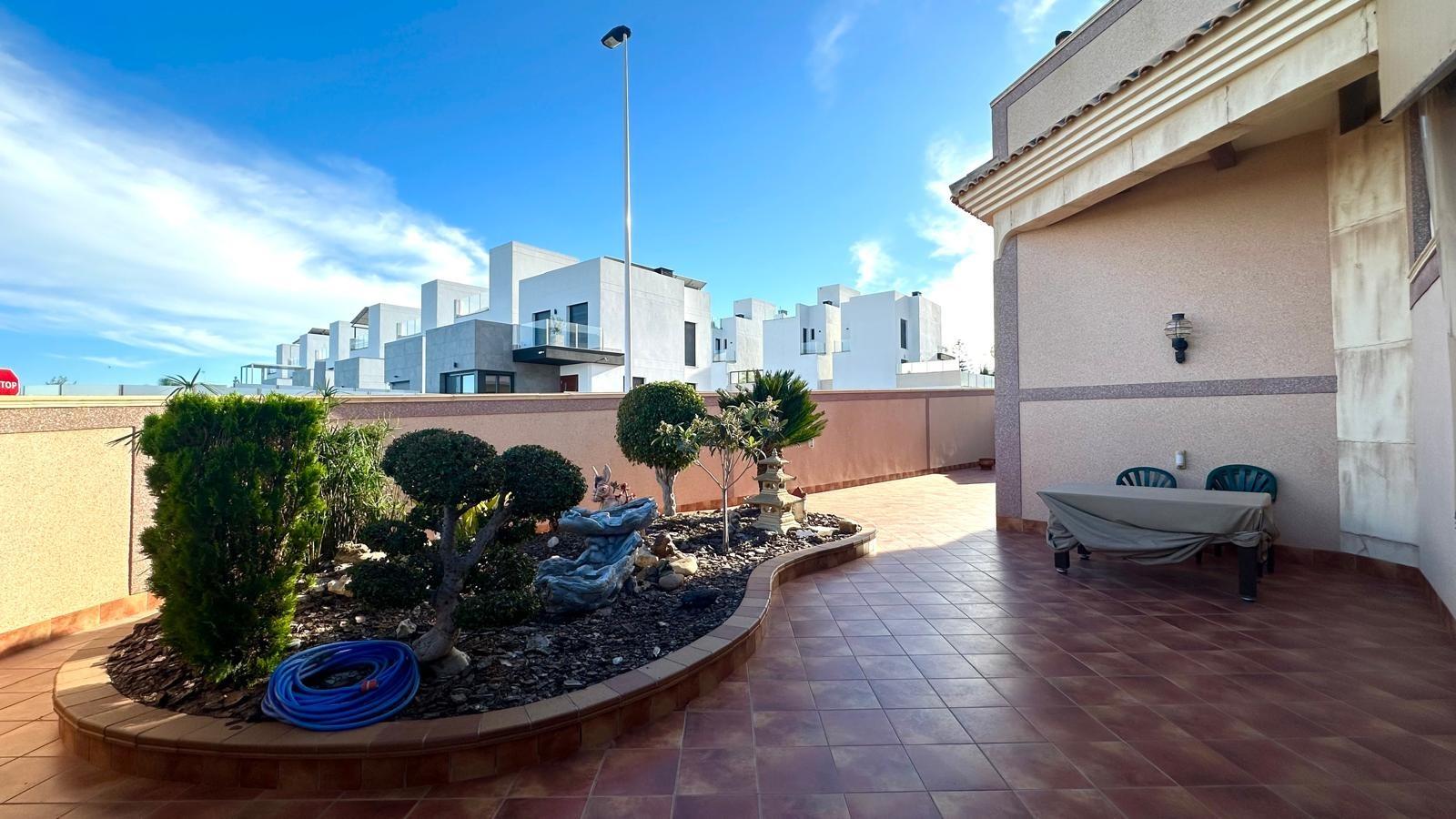 4 Bed, 3 Bath, HouseFor Sale, Torrevieja, Alicante