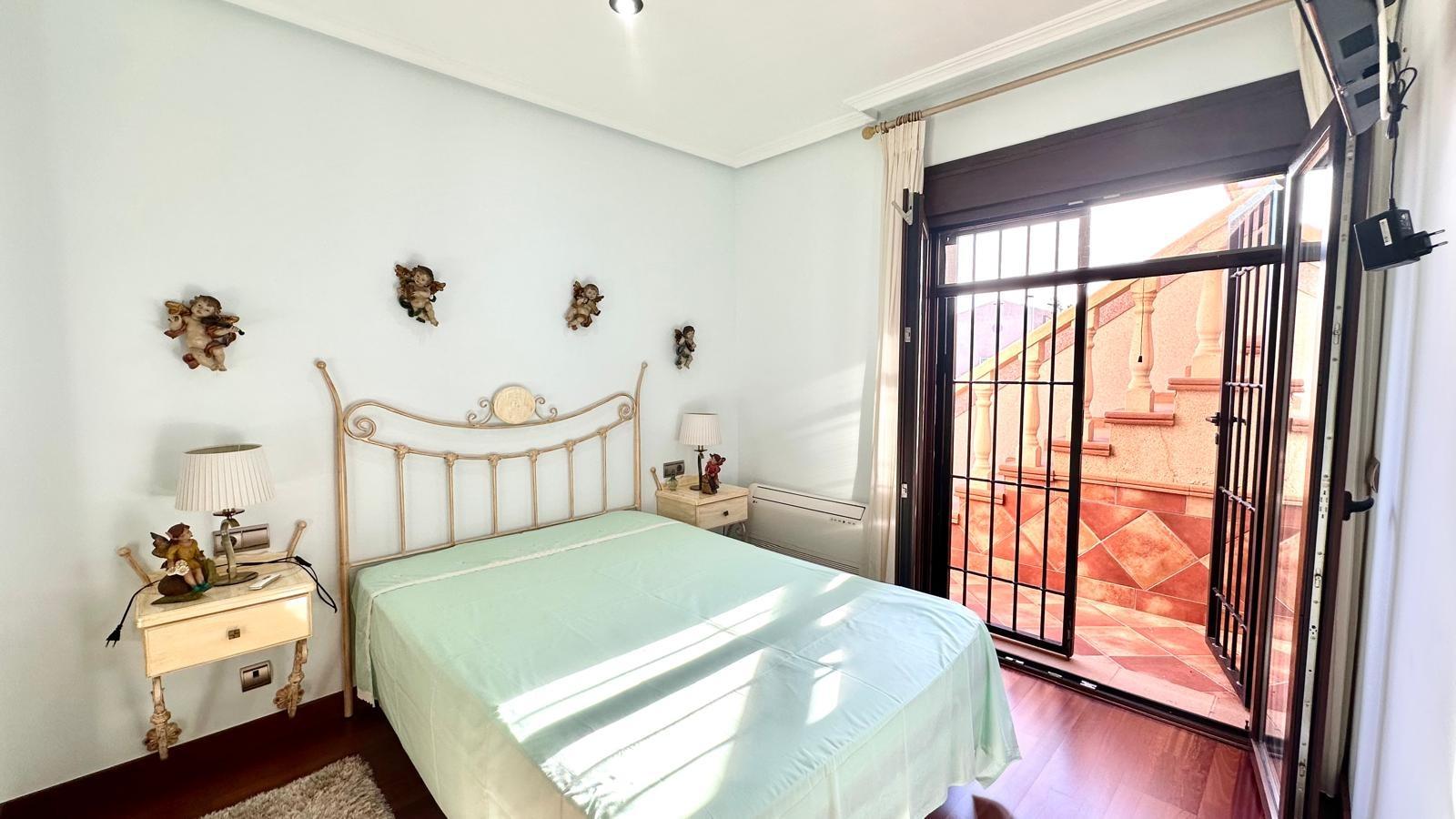 4 Bed, 3 Bath, HouseFor Sale, Torrevieja, Alicante