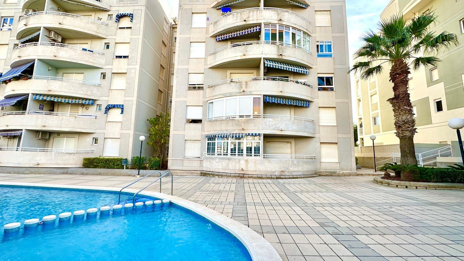 2 Bed, 1 Bath, ApartmentFor Sale, Torrevieja, Alicante