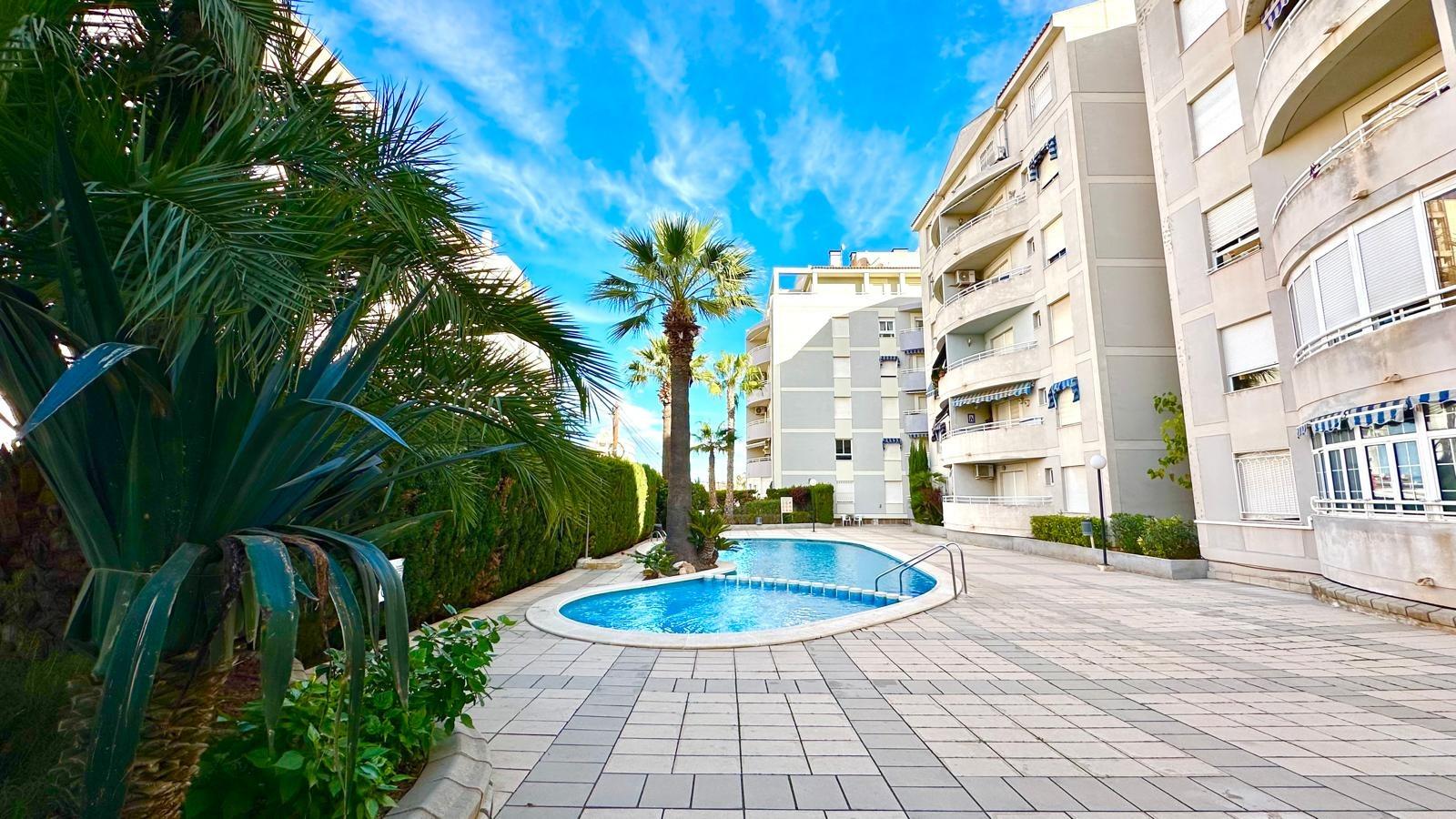2 Bed, 1 Bath, ApartmentFor Sale, Torrevieja, Alicante