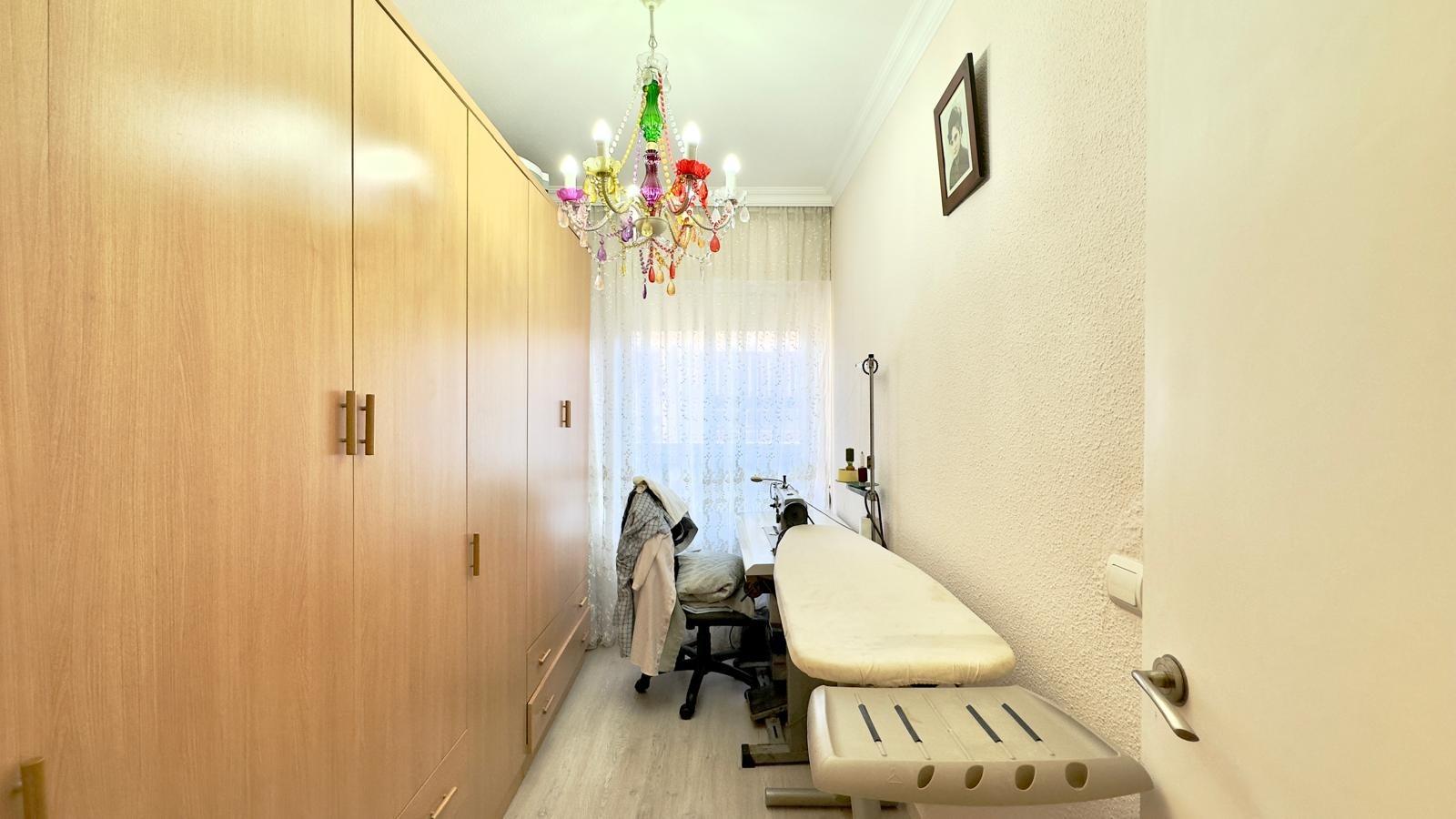 4 Bed, 1 Bath, ApartmentFor Sale, Torrevieja, Alicante