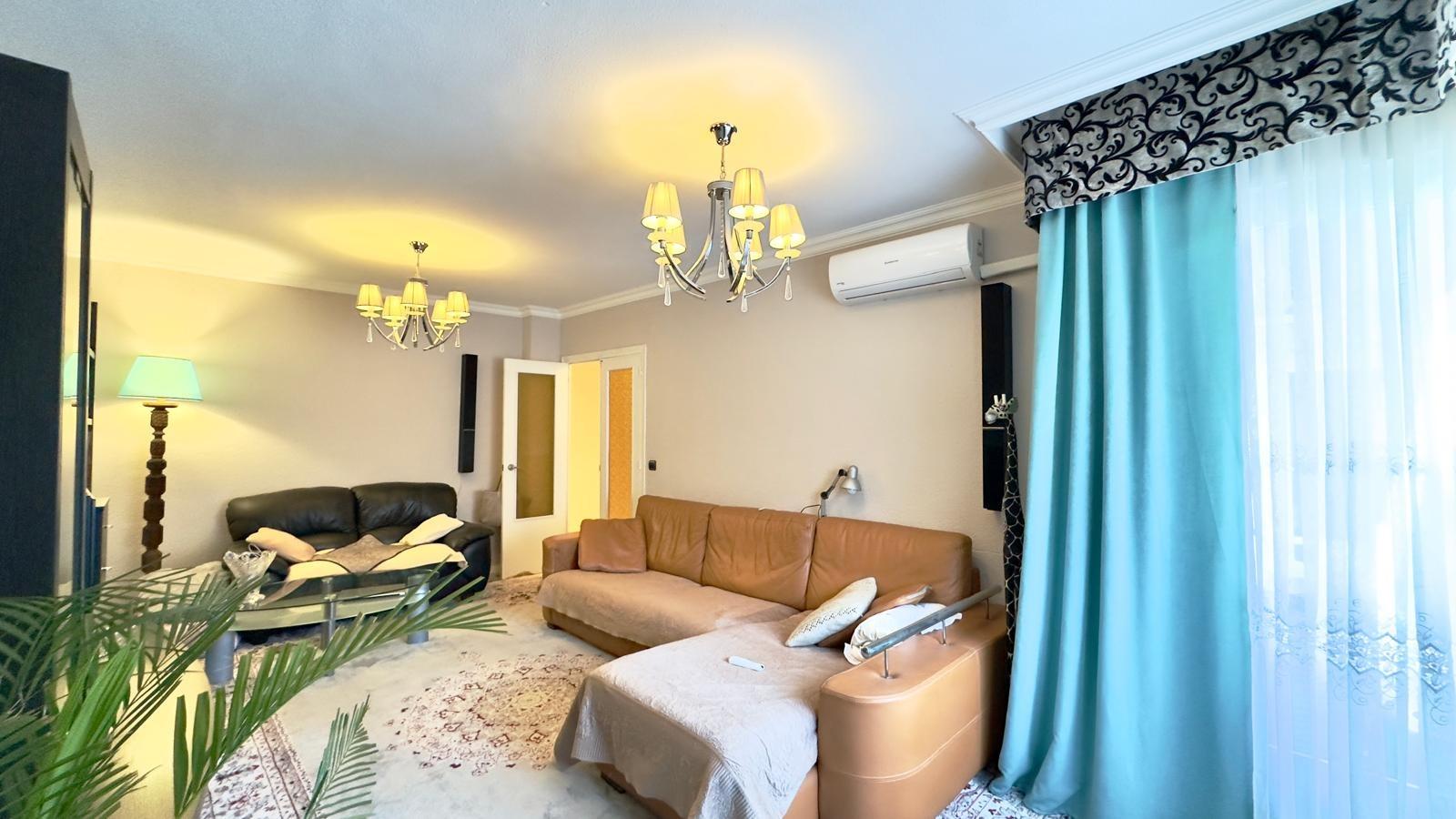 4 Bed, 1 Bath, ApartmentFor Sale, Torrevieja, Alicante