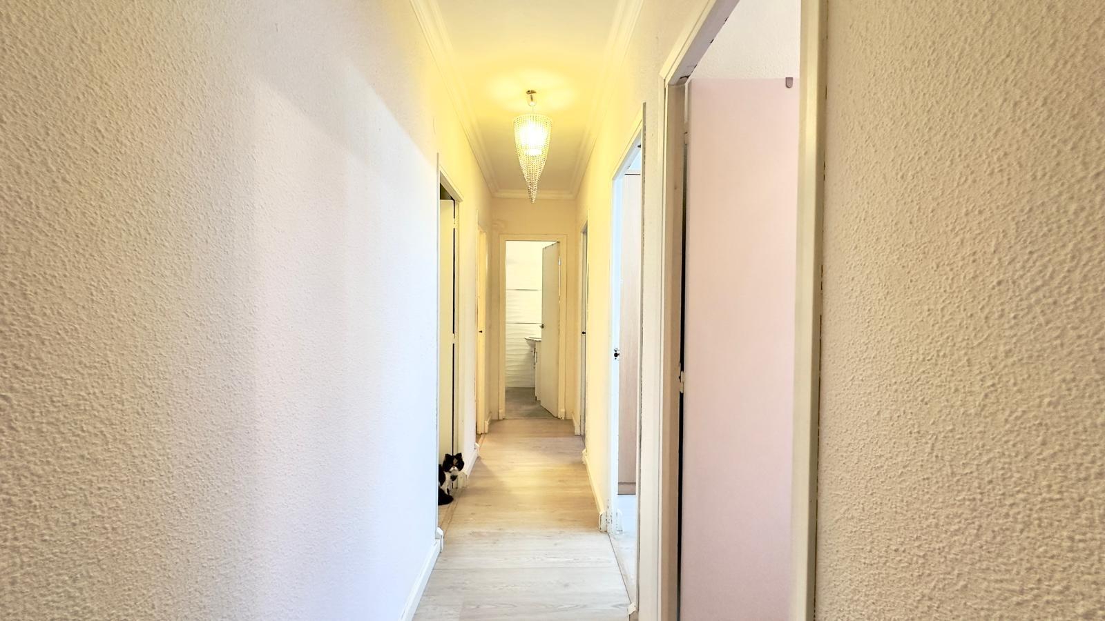 4 Bed, 1 Bath, ApartmentFor Sale, Torrevieja, Alicante