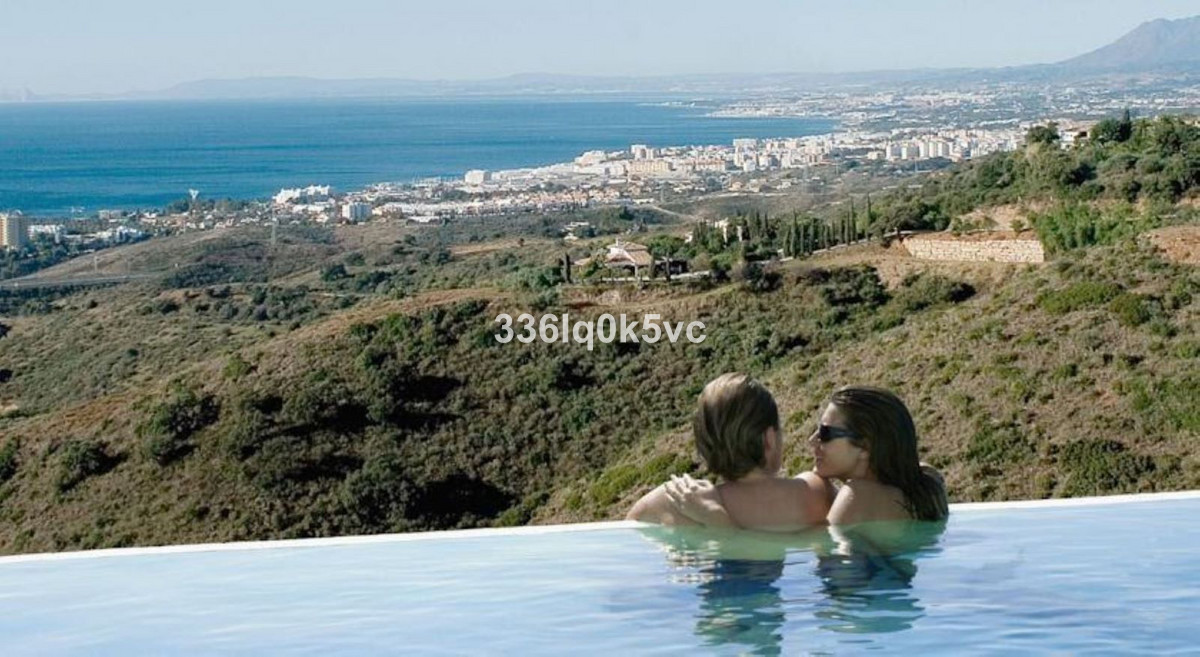 2 Bed, 2 Bath, ApartmentFor Sale, Altos de los Monteros, Malaga