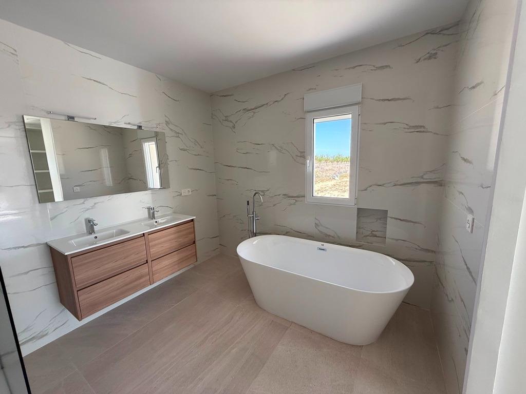 3 Bed, 2 Bath, HouseFor Sale, Pinoso, Alicante