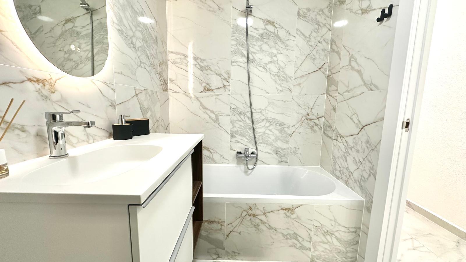 3 Bed, 2 Bath, ApartmentFor Sale, Torrevieja, Alicante