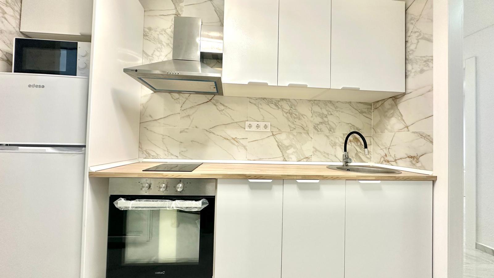 3 Bed, 2 Bath, ApartmentFor Sale, Torrevieja, Alicante