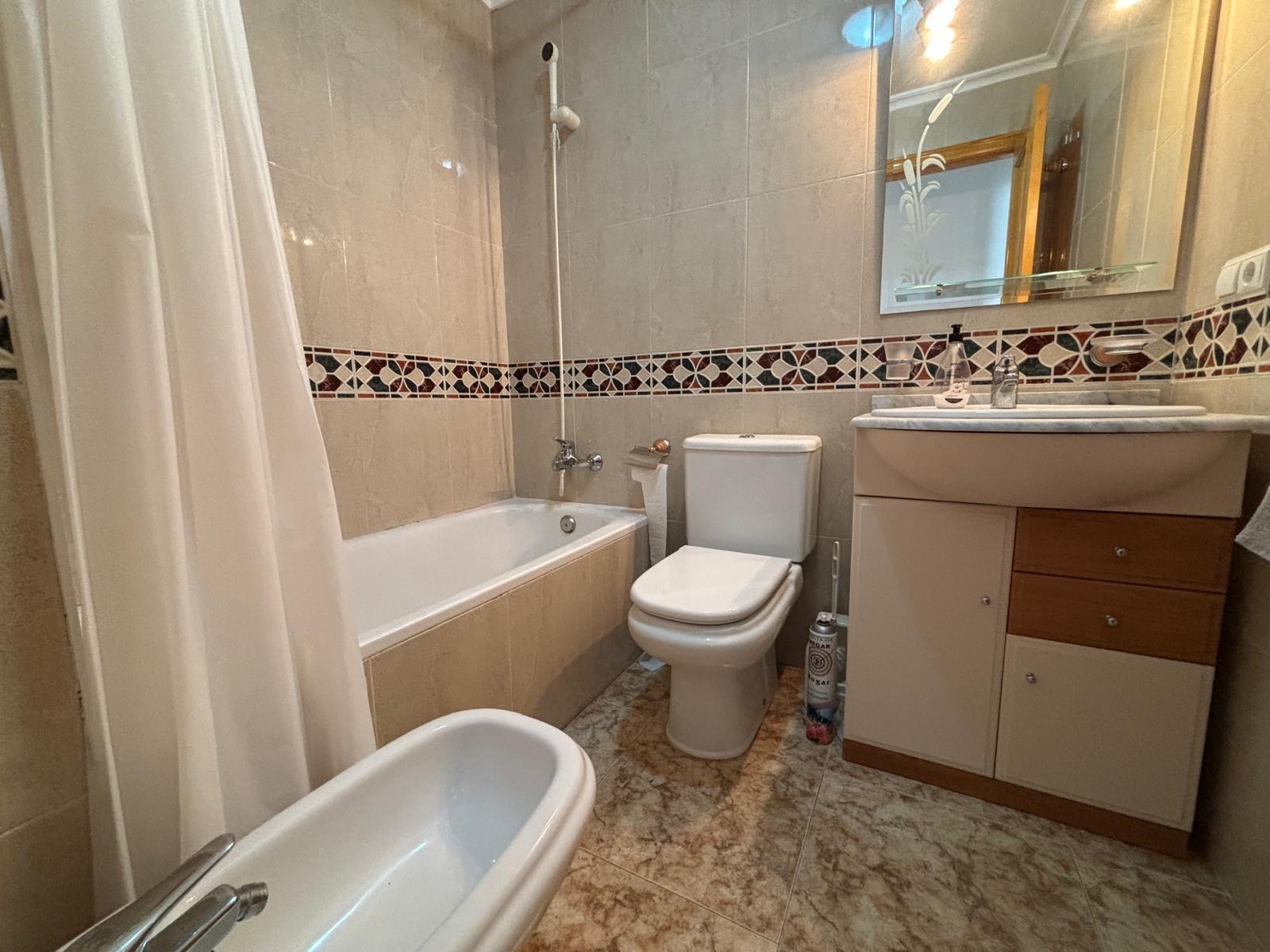 3 Bed, 2 Bath, ApartmentFor Sale, Torrevieja, Alicante
