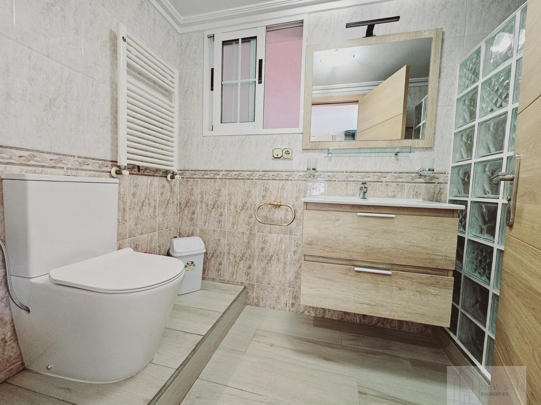 5 Bed, 4 Bath, HouseFor Sale, Torrevieja, Alicante