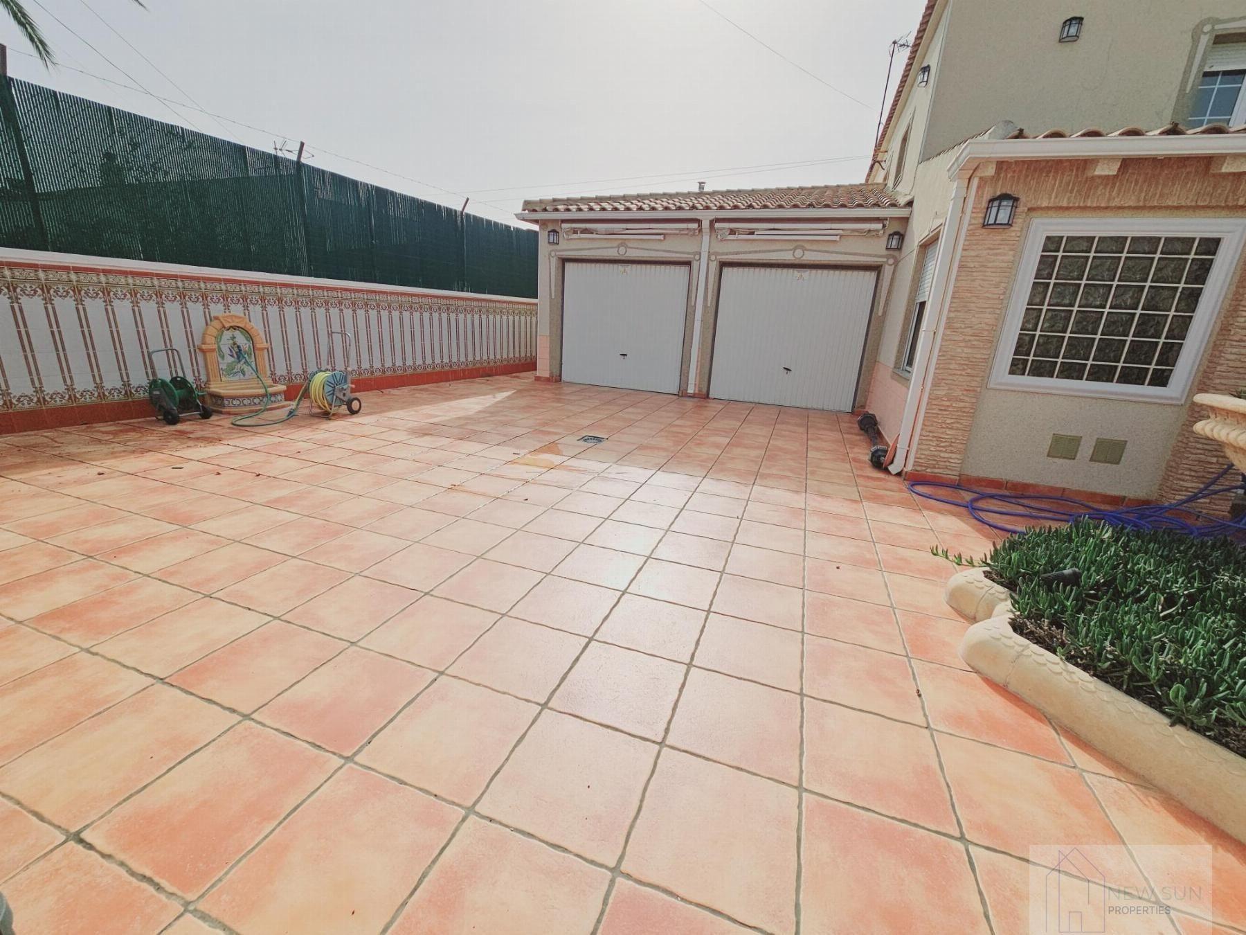 5 Bed, 4 Bath, HouseFor Sale, Torrevieja, Alicante