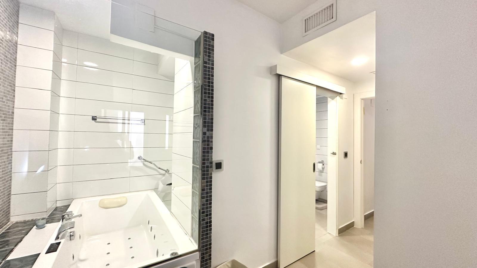 3 Bed, 2 Bath, ApartmentFor Sale, Torrevieja, Alicante