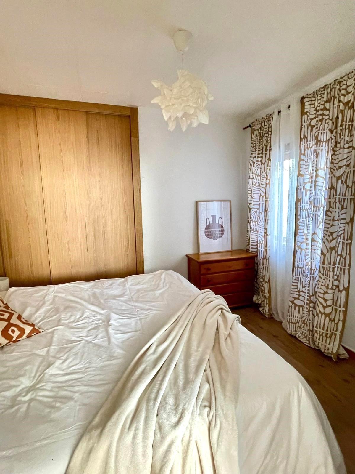 2 Bed, 1 Bath, ApartmentFor Sale, Torrevieja, Alicante