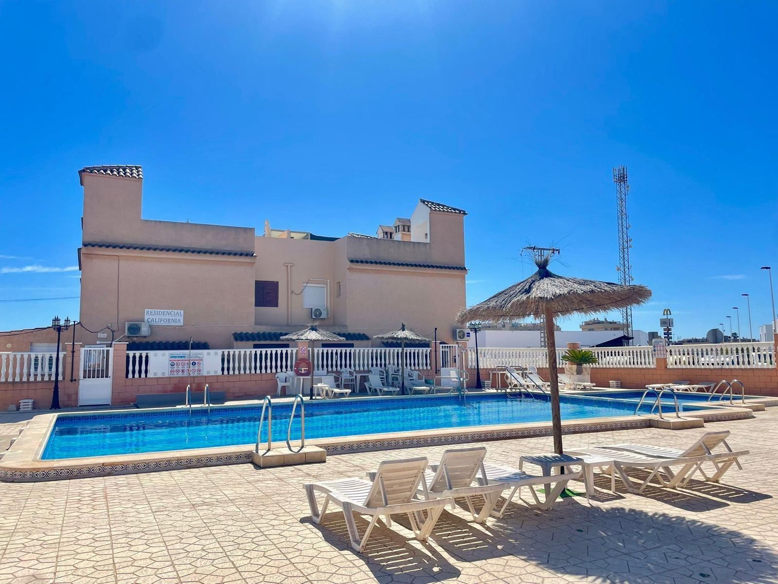 2 Bed, 1 Bath, ApartmentFor Sale, Torrevieja, Alicante