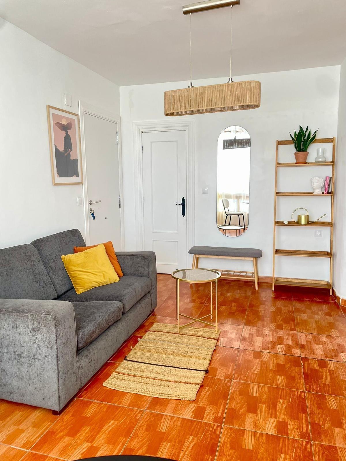 2 Bed, 1 Bath, ApartmentFor Sale, Torrevieja, Alicante