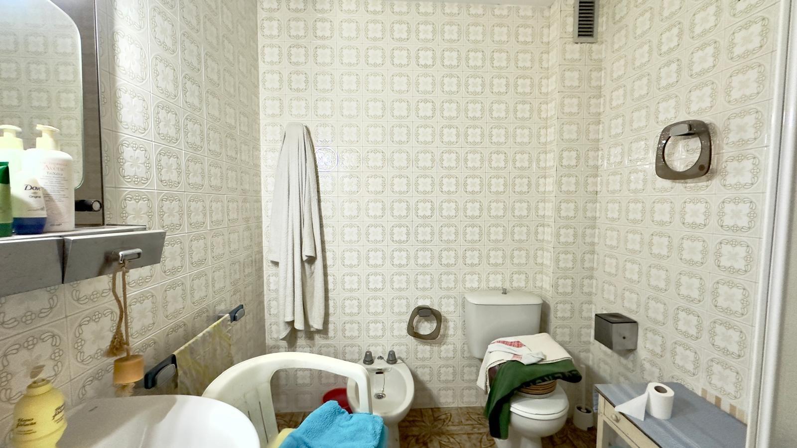 4 Bed, 2 Bath, ApartmentFor Sale, Torrevieja, Alicante