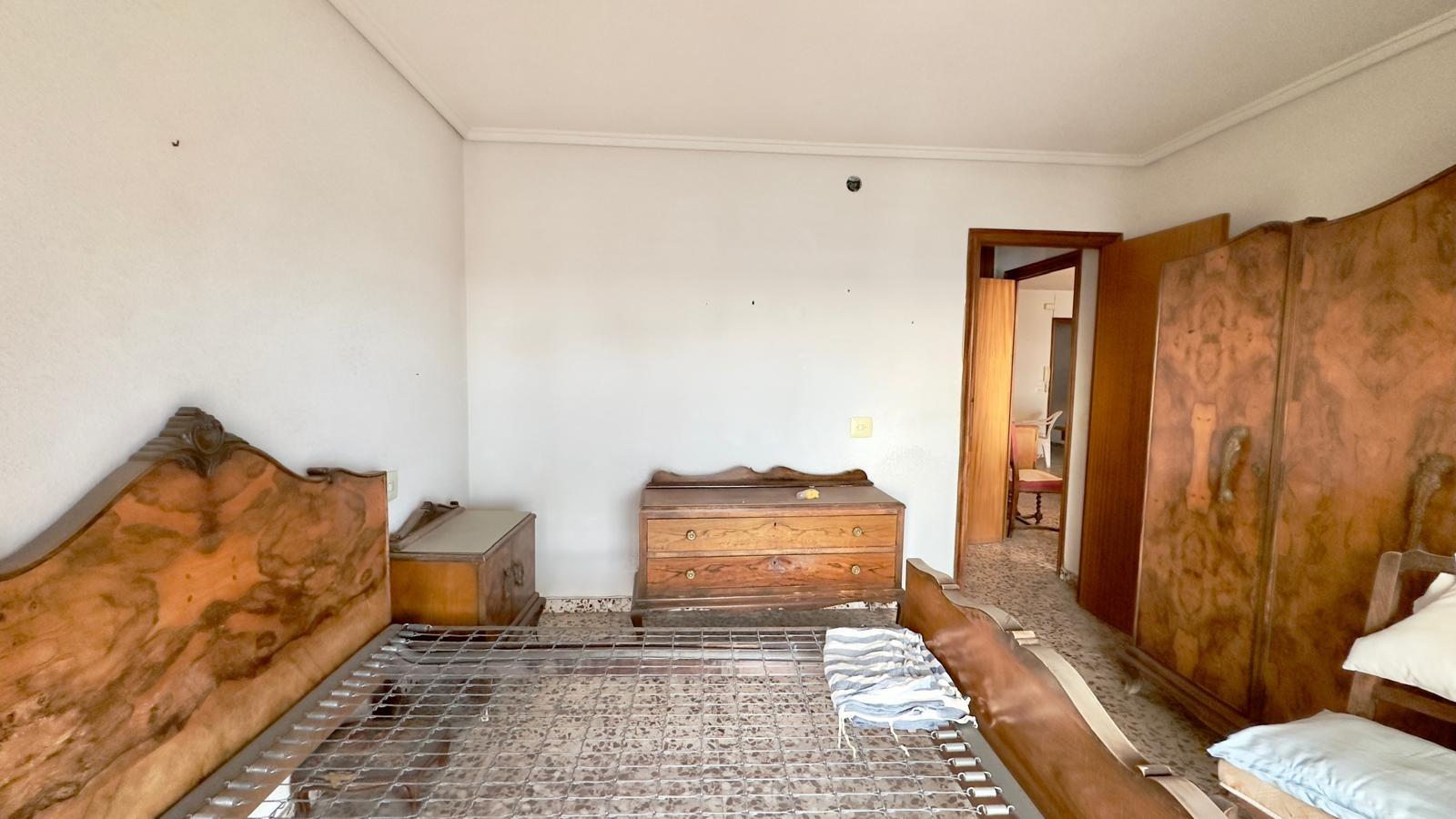 4 Bed, 2 Bath, ApartmentFor Sale, Torrevieja, Alicante