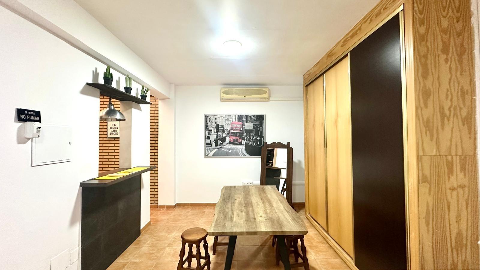 4 Bed, 1 Bath, ApartmentFor Sale, Torrevieja, Alicante