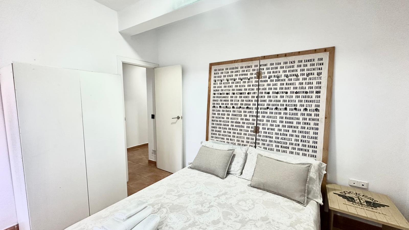 4 Bed, 1 Bath, ApartmentFor Sale, Torrevieja, Alicante