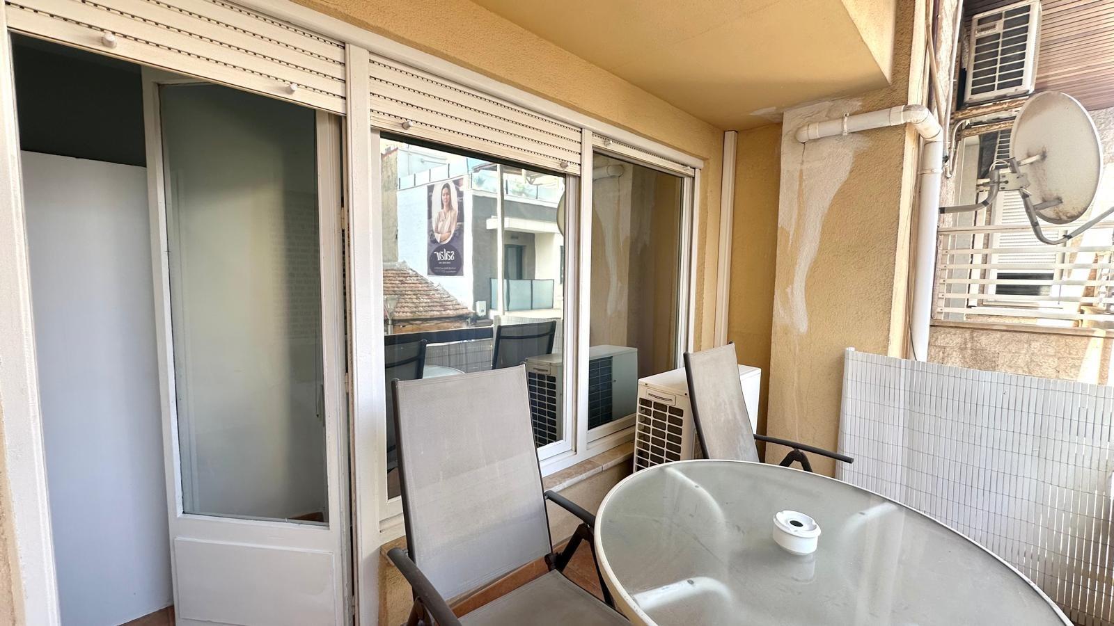 4 Bed, 1 Bath, ApartmentFor Sale, Torrevieja, Alicante