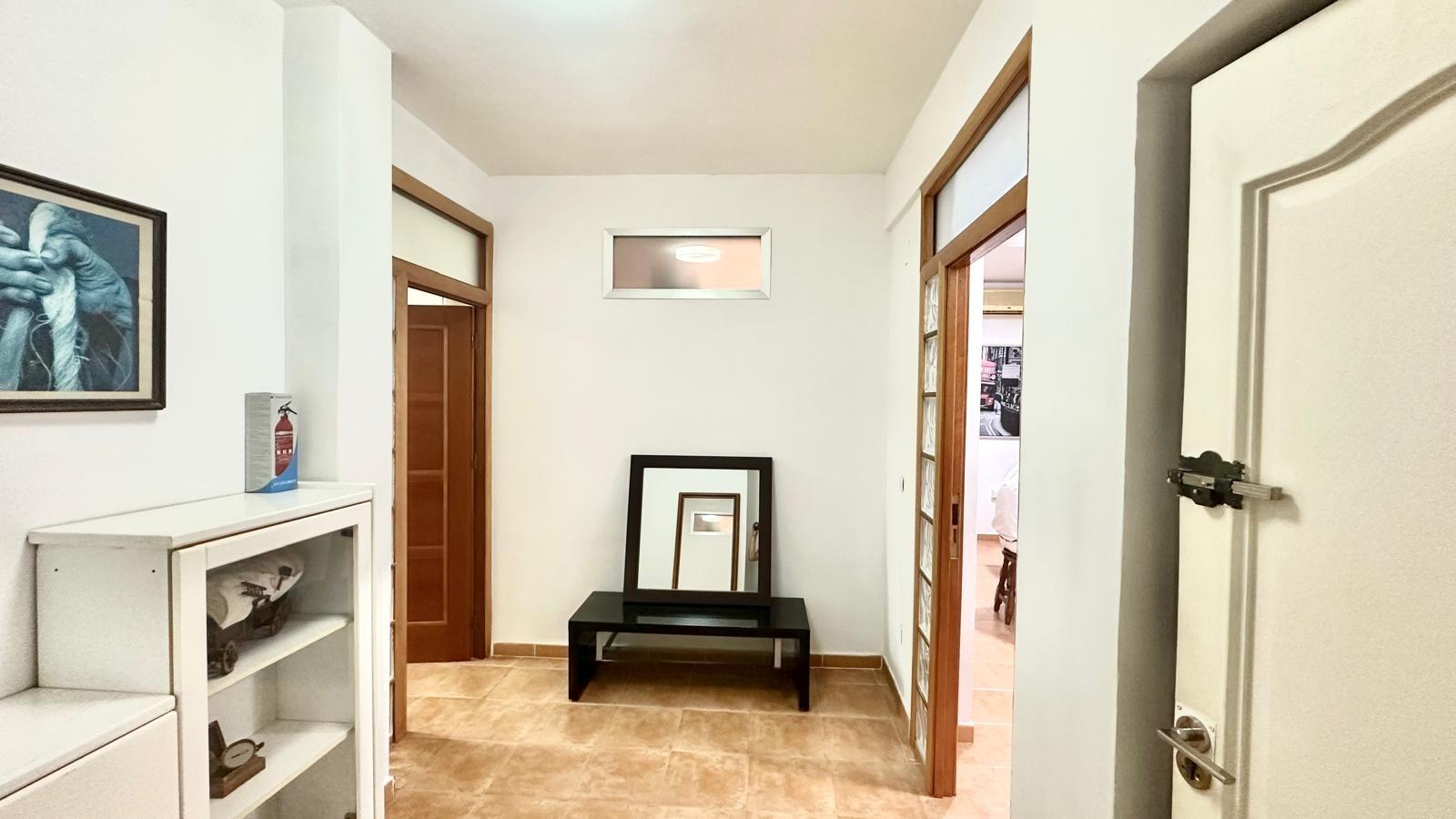 4 Bed, 1 Bath, ApartmentFor Sale, Torrevieja, Alicante