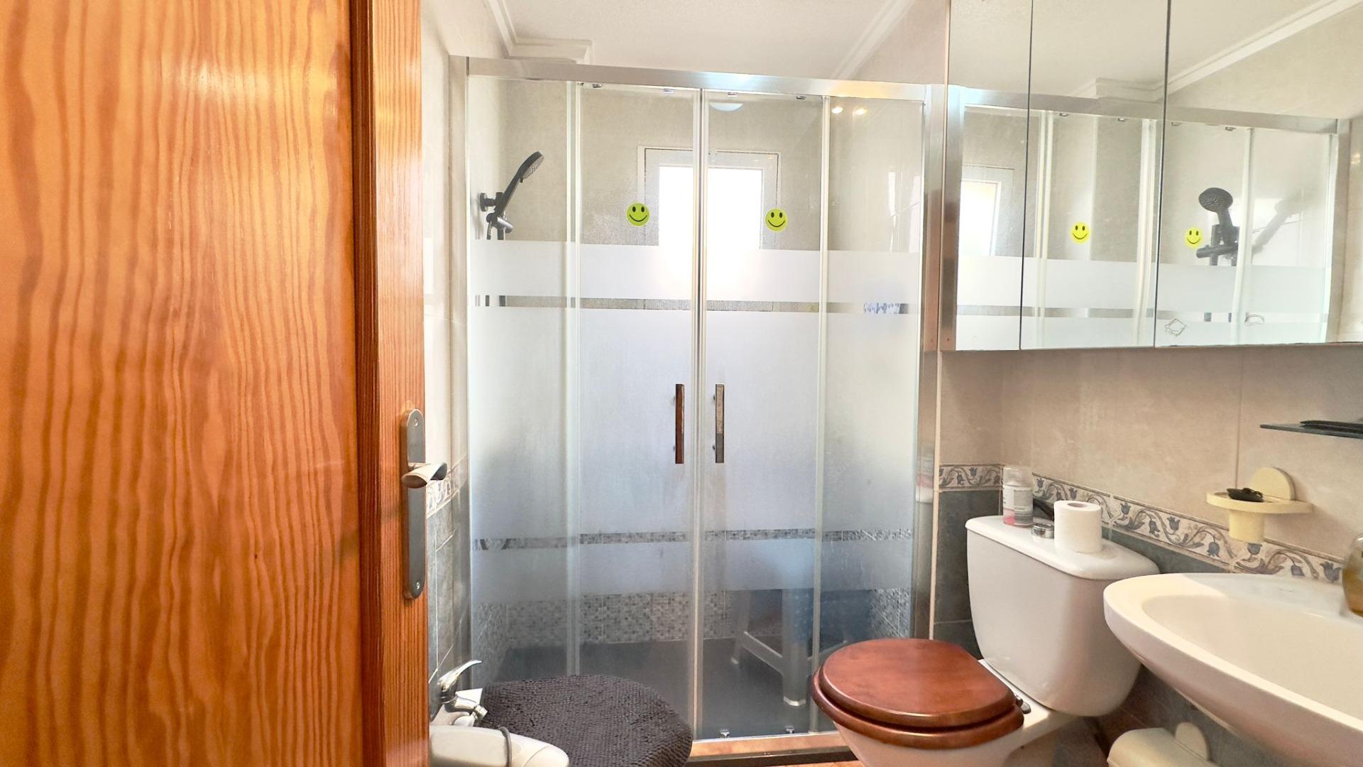 2 Bed, 1 Bath, ApartmentFor Sale, Torrevieja, Alicante