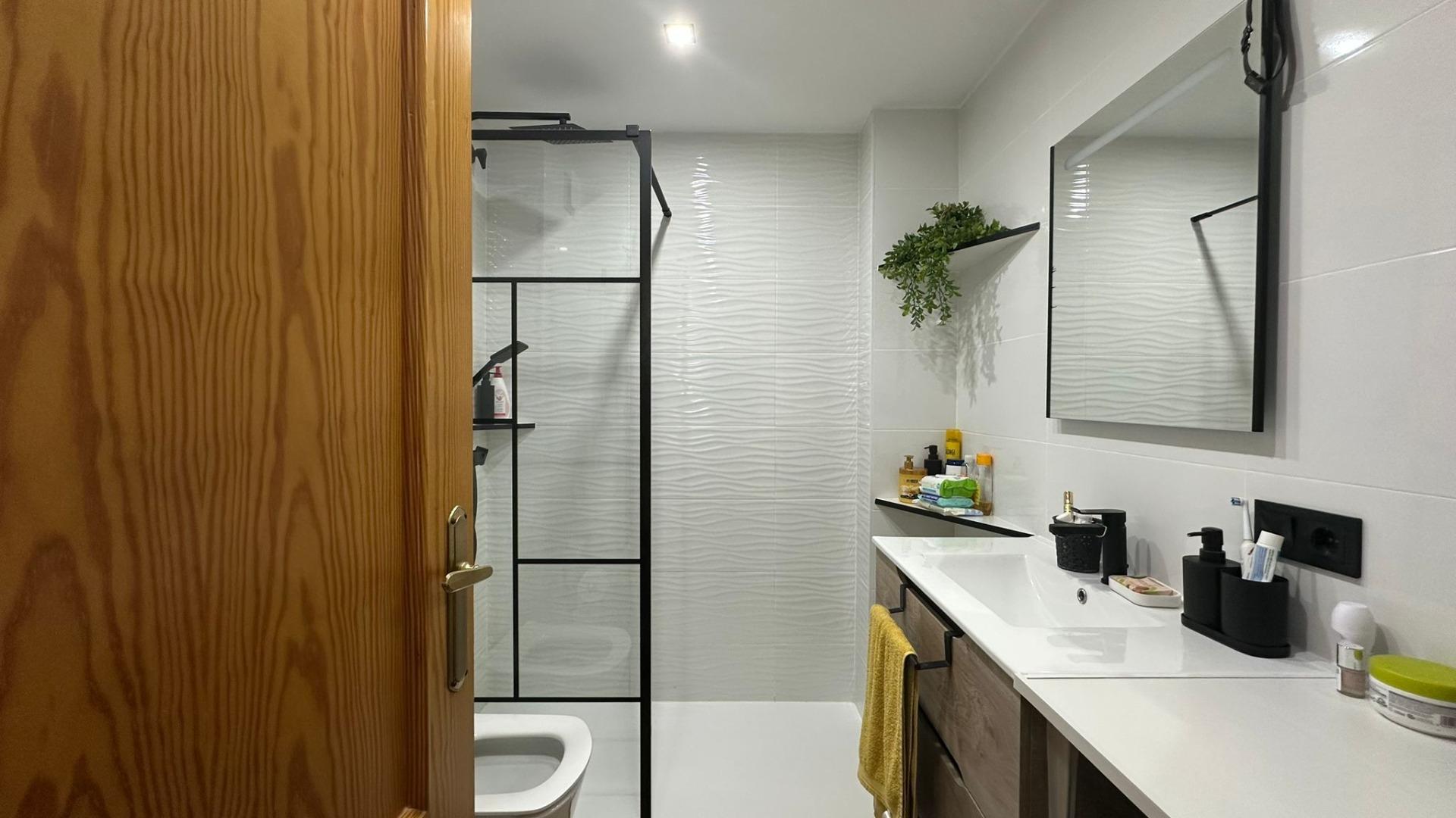 1 Bed, 1 Bath, ApartmentFor Sale, Torrevieja, Alicante