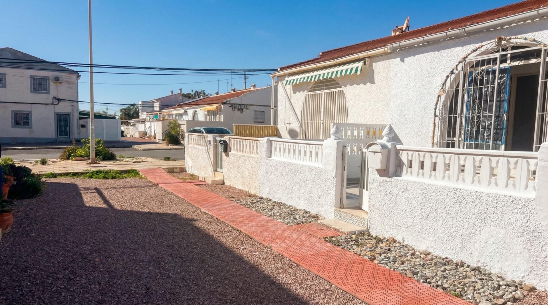 2 Bed, 1 Bath, HouseFor Sale, Torrevieja, Alicante