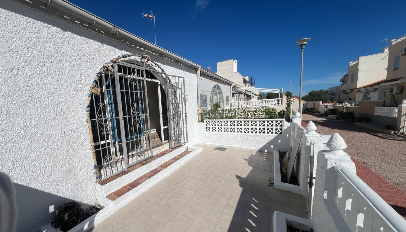 2 Bed, 1 Bath, HouseFor Sale, Torrevieja, Alicante