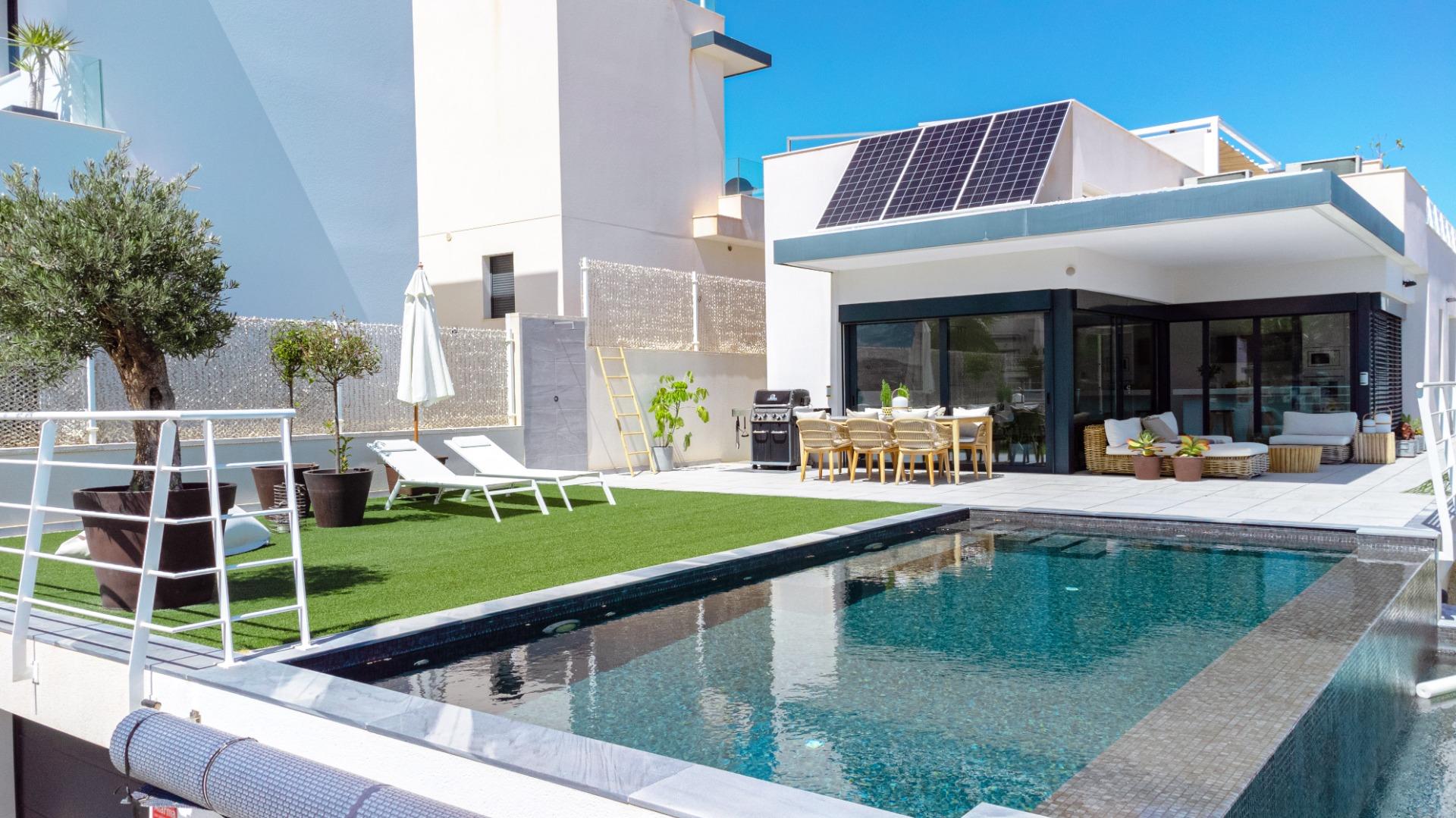 5 Bed, 4 Bath, HouseFor Sale, San Miguel de Salinas, Alicante