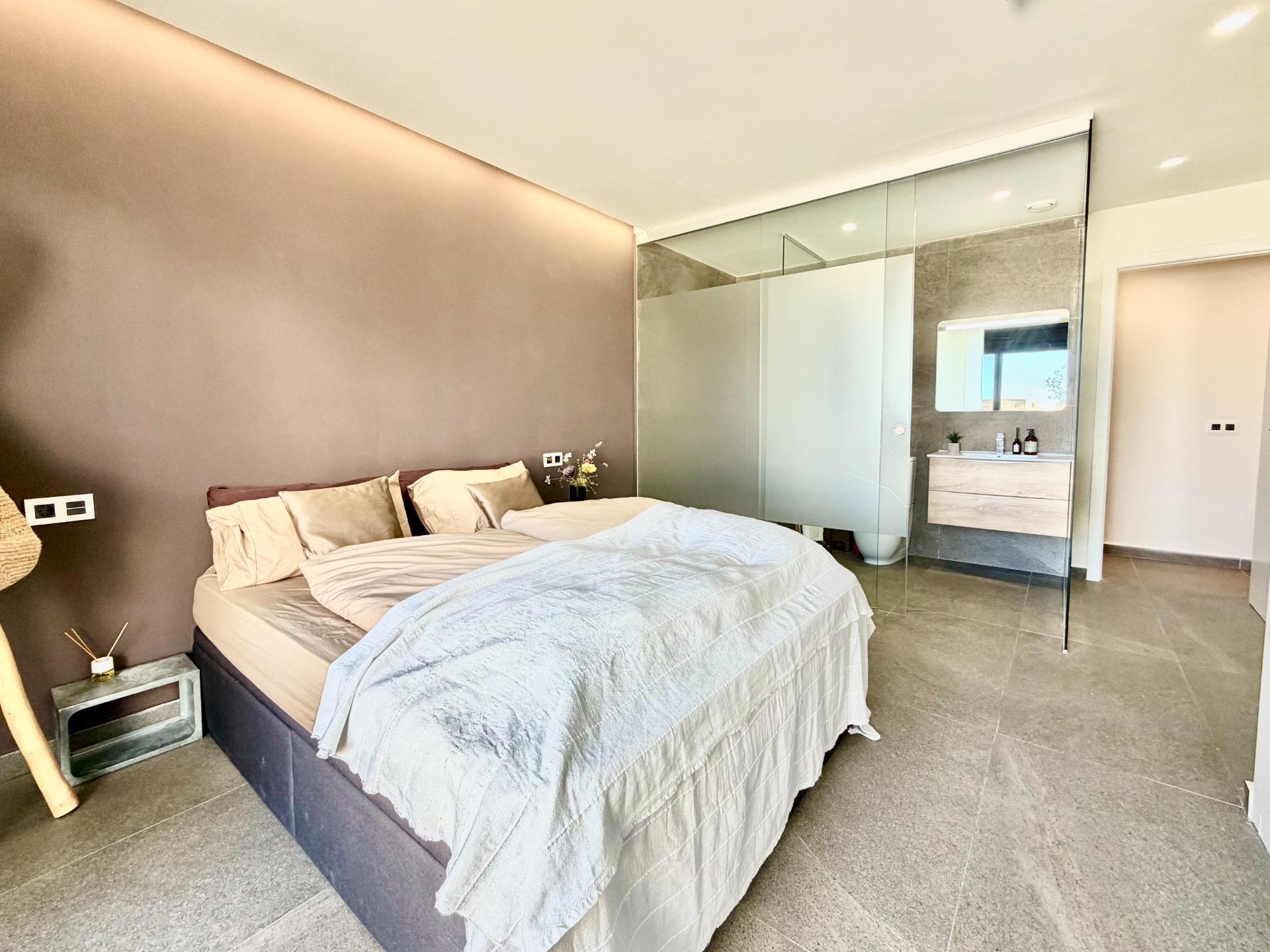 5 Bed, 4 Bath, HouseFor Sale, San Miguel de Salinas, Alicante