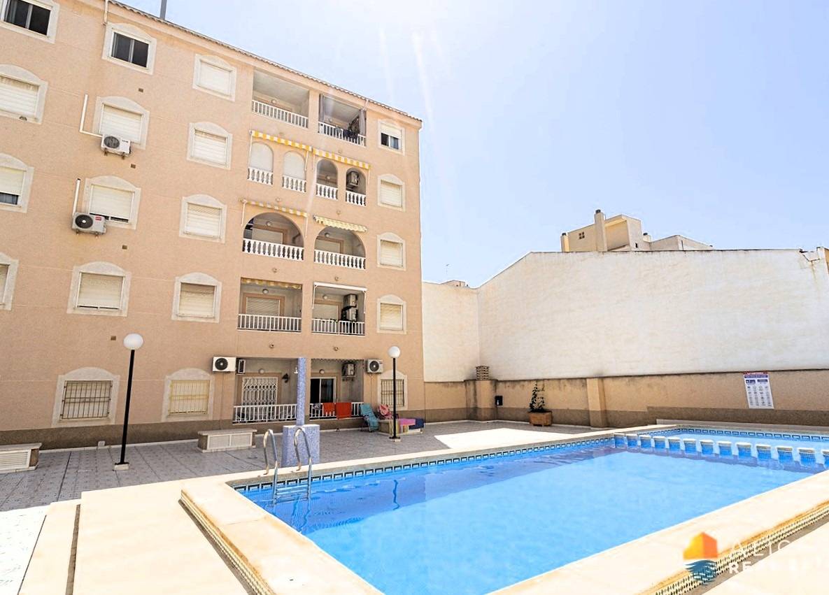 2 Bed, 1 Bath, ApartmentFor Sale, Torrevieja, Alicante
