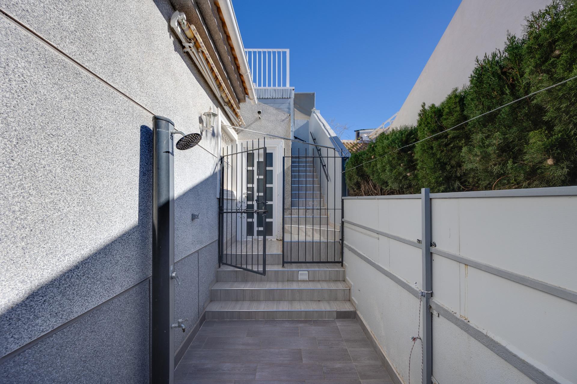 3 Bed, 2 Bath, HouseFor Sale, Torrevieja, Alicante